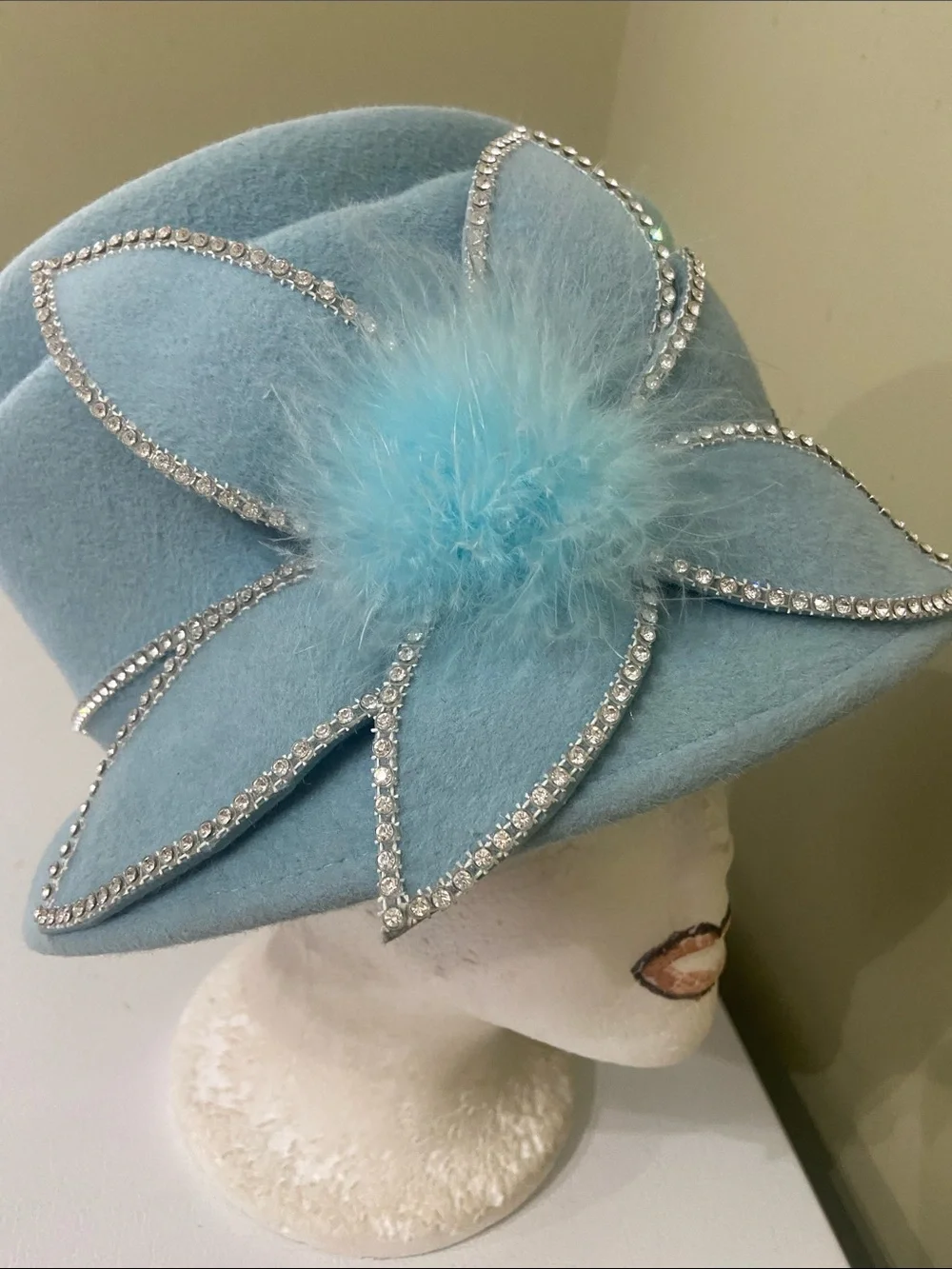 Pretty Dress Hat / Church Hat by Swan